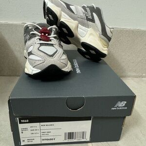 Gently worn new balance toddler size 6T